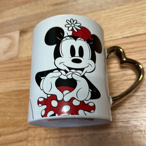 Disney 🤍 - Picture 4 of 5